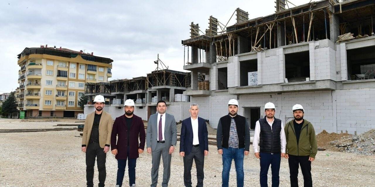 Başkan Çınar, kentsel dönüşüm alanını inceledi