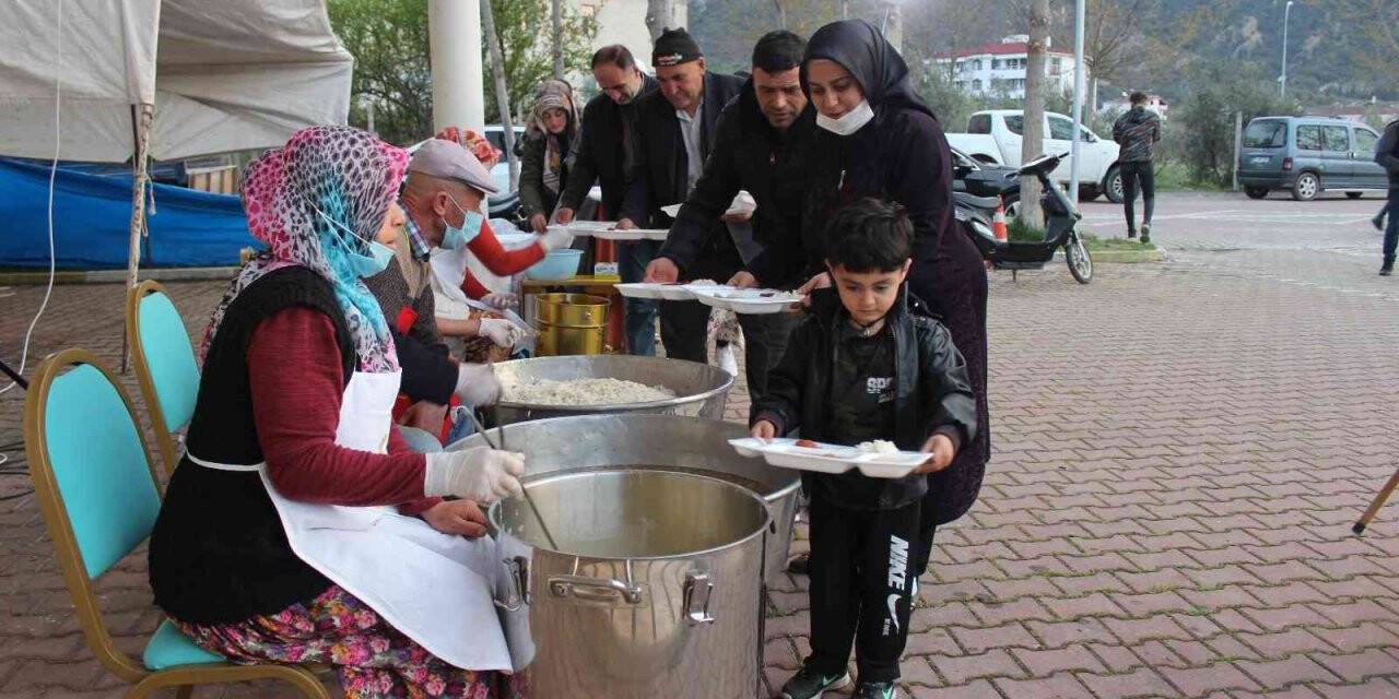 Osmaneli’de ’Dünya Yetimler Günü’ programı düzenlendi