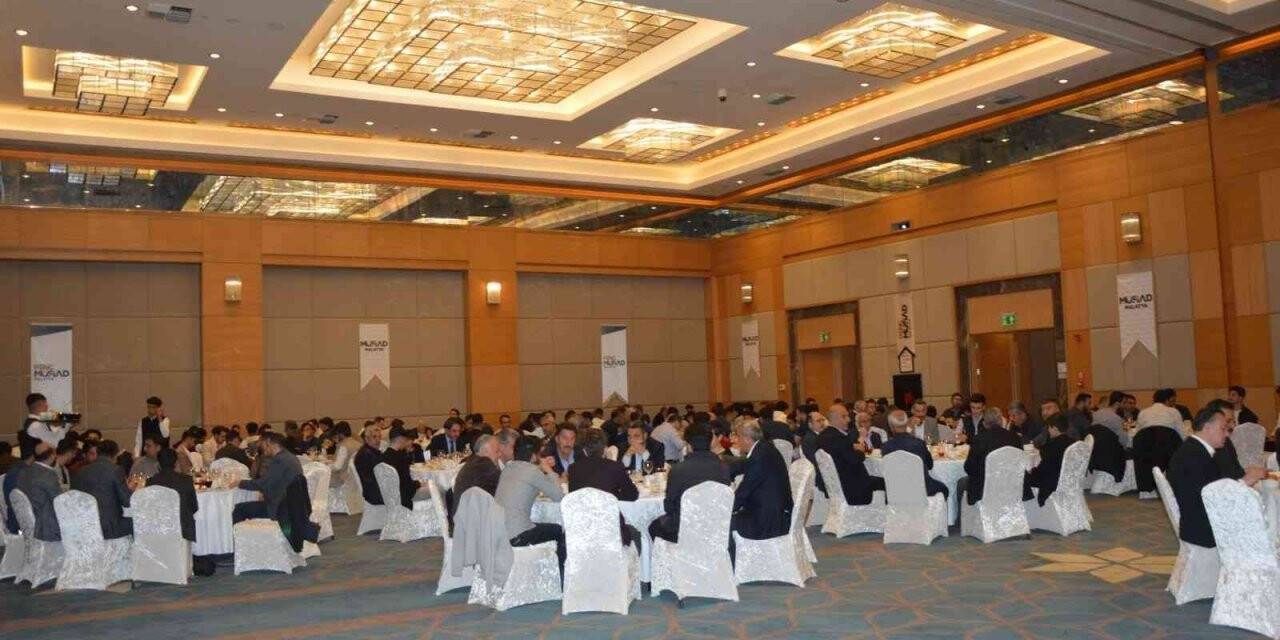 Malatya’da işadamları iftarda buluştu