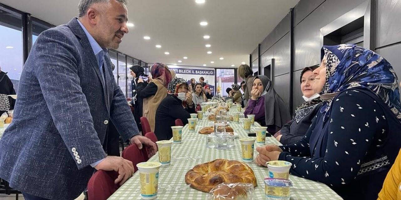 AK Parti İl Başkanlığı’ndan kadın kolları için iftar programı