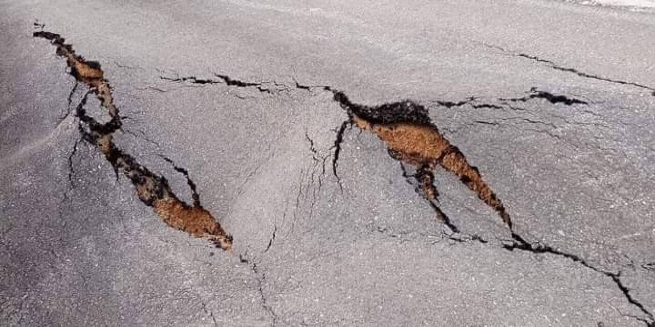 Kastamonu’da çöken köy yolu ulaşıma kapandı