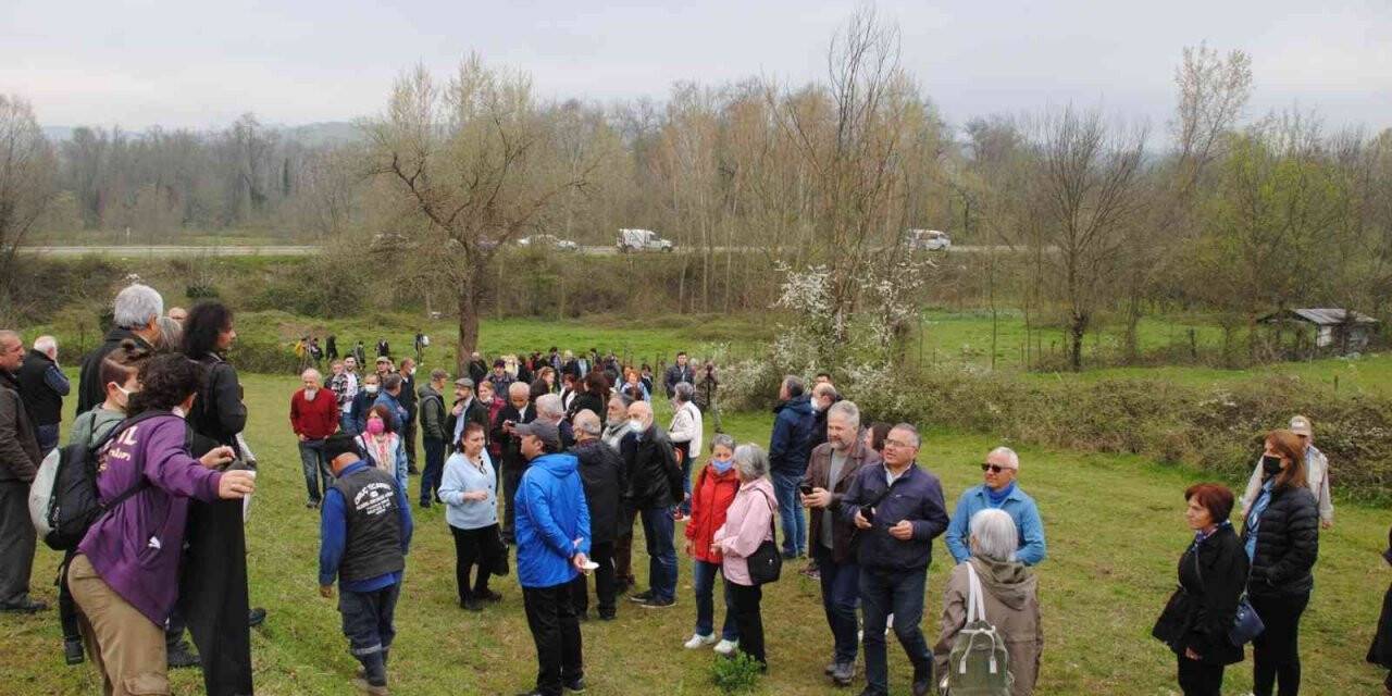 Çevreciler hurda eritme fabrikasına karşı toplandı