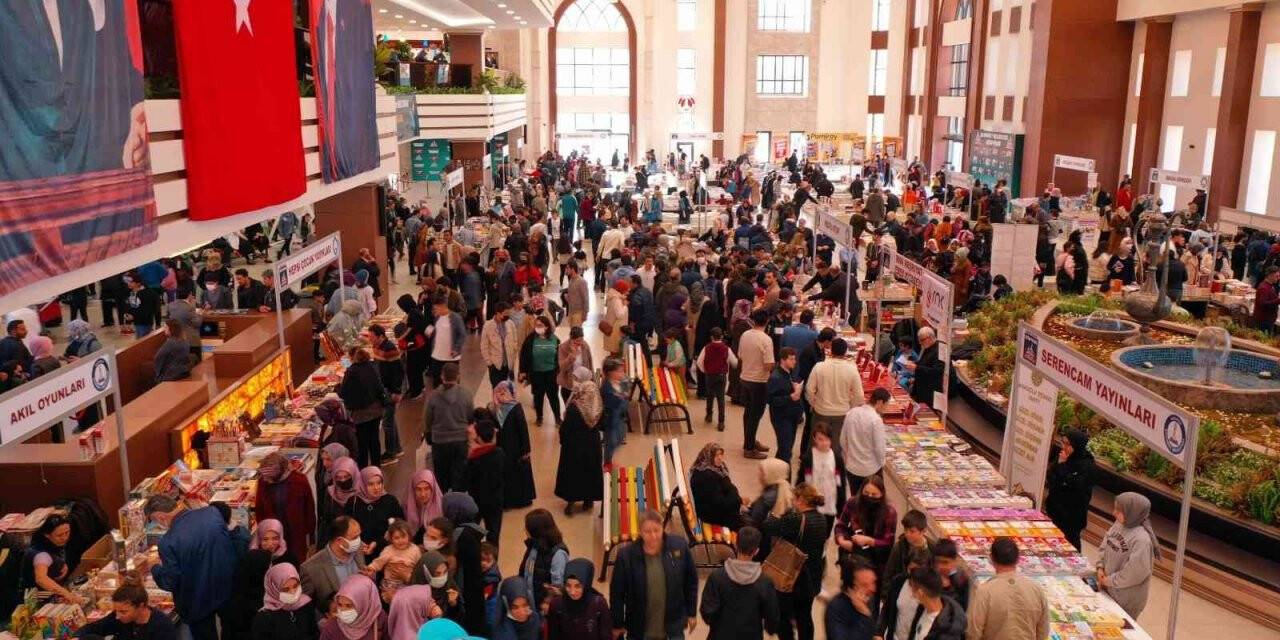 Şahinbey’in 3. Kitap Fuarı yüz bini aşkın kişiyi ağırladı