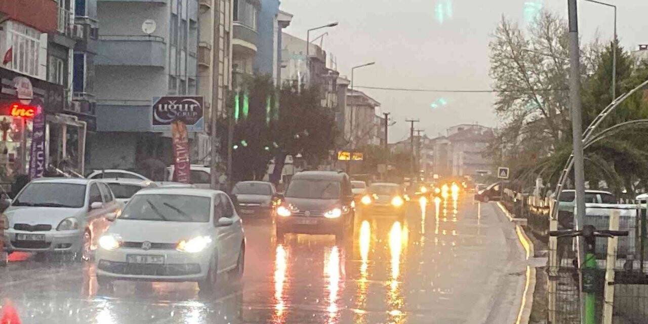 Balıkesir’de hafta sonu beklenen sağanak yağış etkili oldu