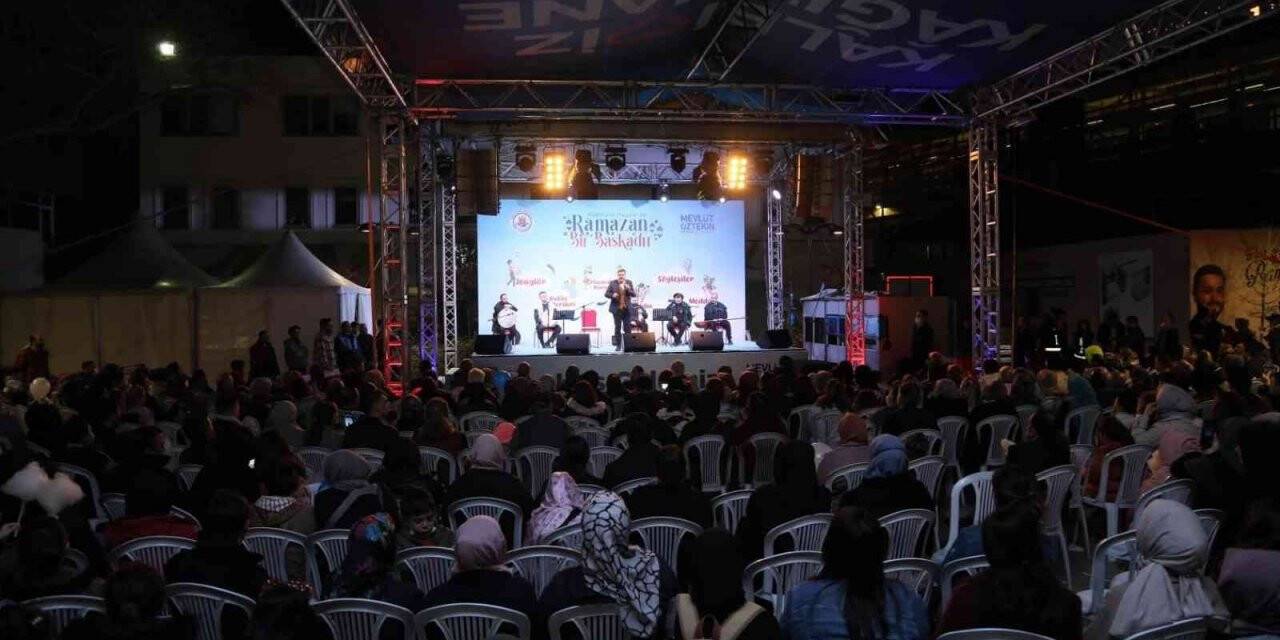 Kağıthane’de Ramazan şiirler ve söyleşilerle geçiyor