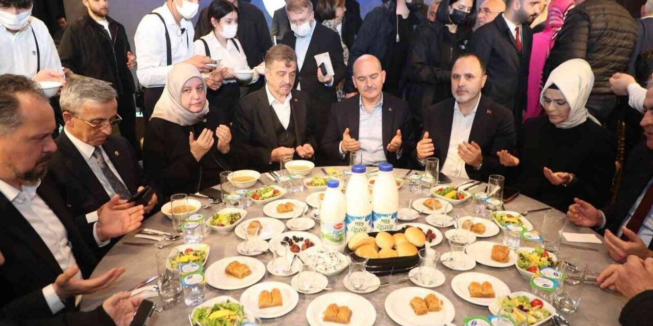 Bakan Soylu: “AK Parti iktidara gelirken ana muhalefetin yaptığı gibi büyükelçilerin kapısında dolaşmadı”