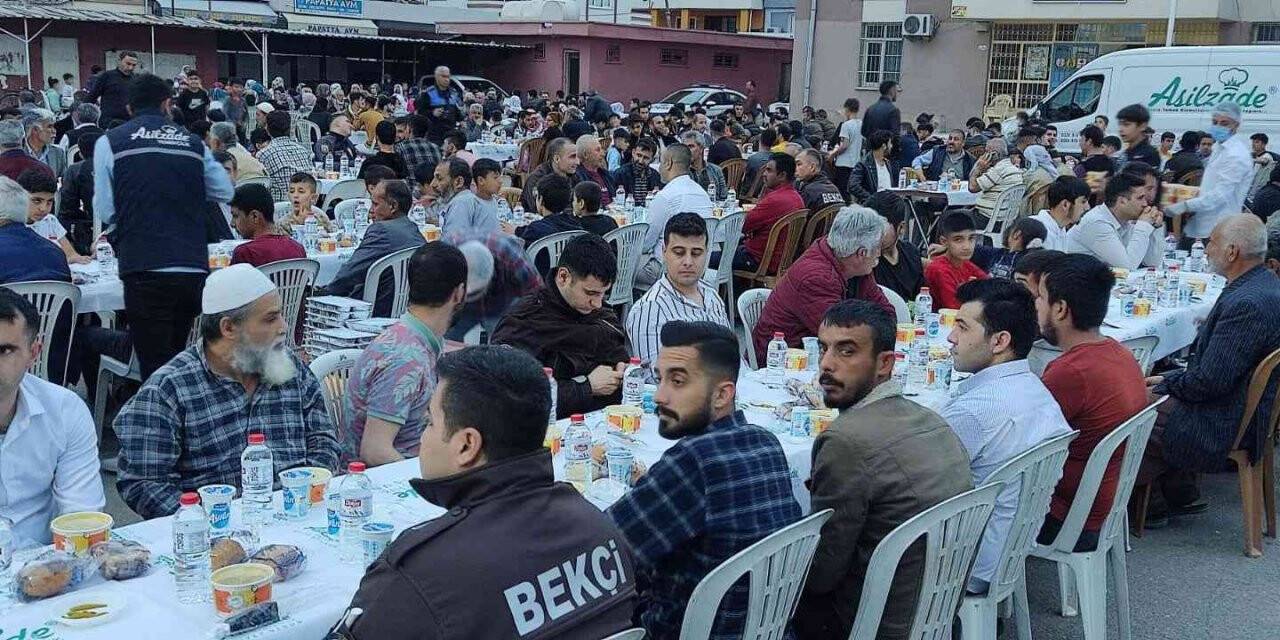 Emniyet mensupları vatandaşlar ile iftarda buluştu
