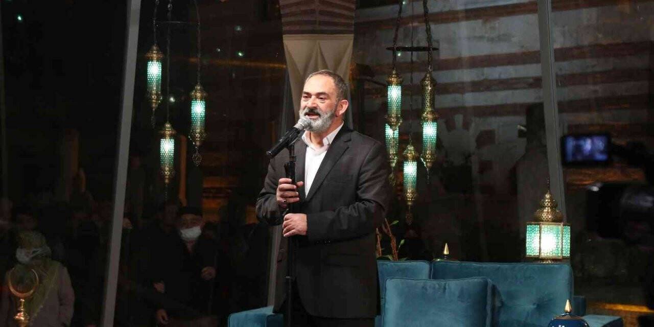 Dursun Ali Erzincanlı’dan Eyüpsultan’da şiir ziyafeti