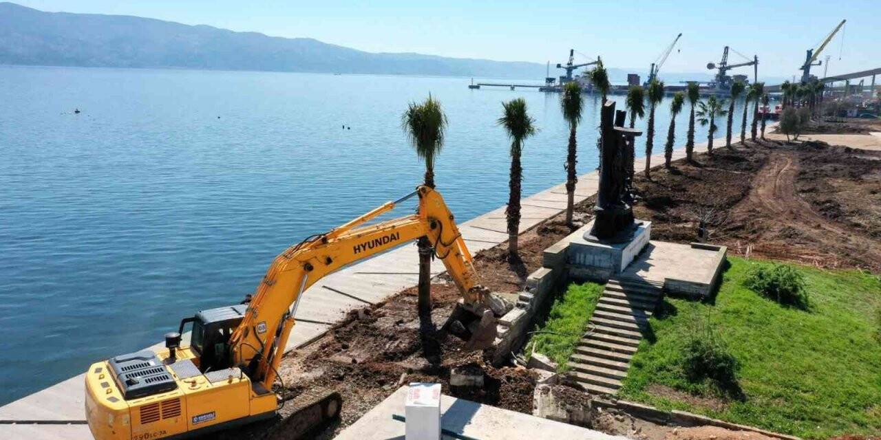 Atalar sahil parkında çevre düzenlemesi yapılıyor