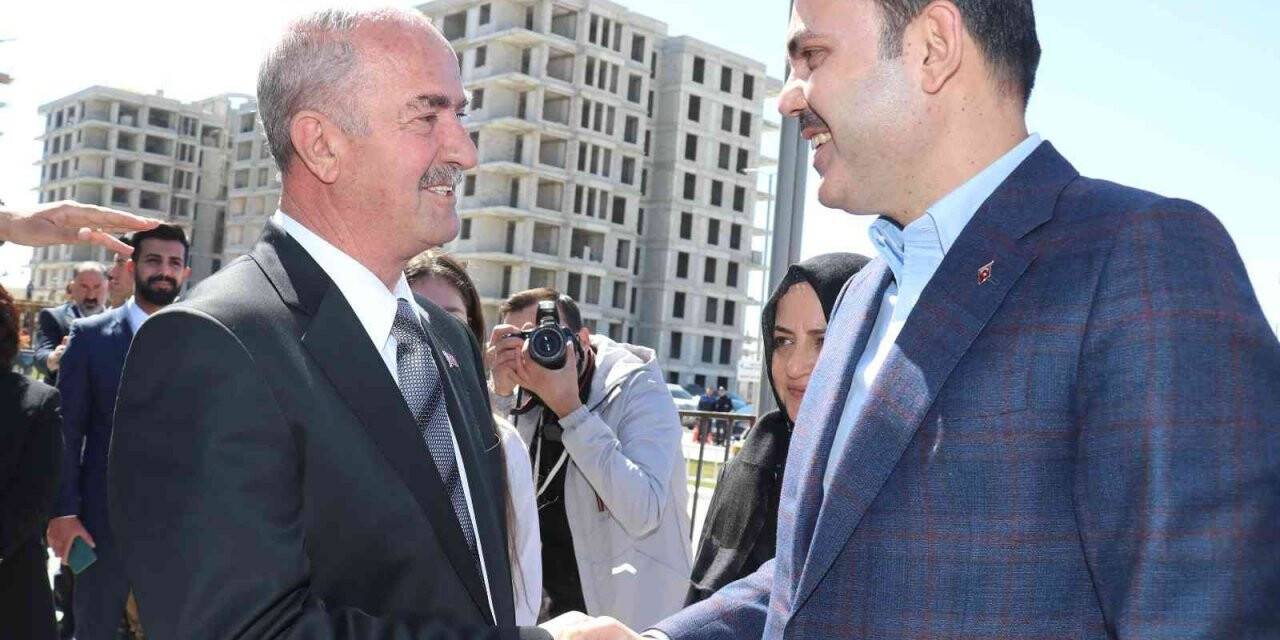 Bakan Kurum’dan, Tuşbalılara "Millet Bahçesi" müjdesi