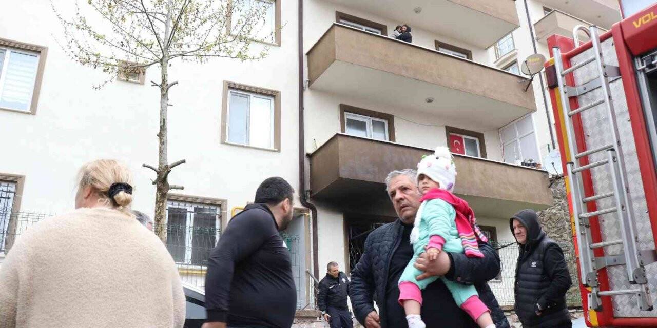 Mumdan çıktığı iddia edilen yangında 1’i çocuk 4 kişi dumandan etkilendi