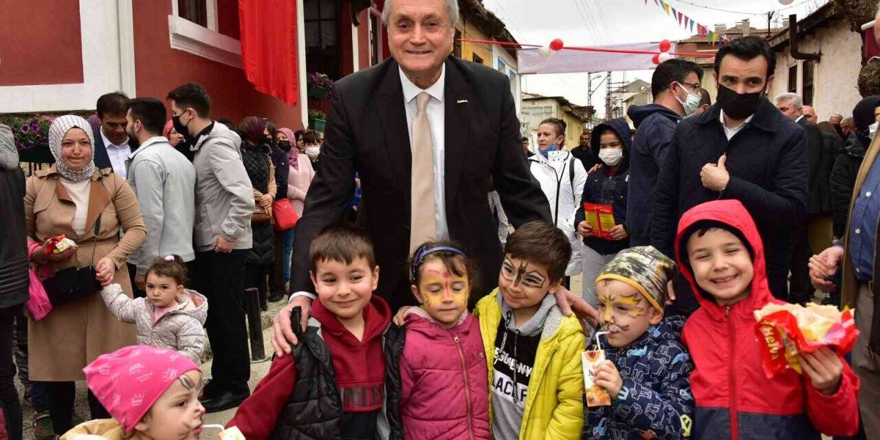 Bozüyük Belediyesi Sanatevi neşeli çocuk cıvıltıları ile açıldı