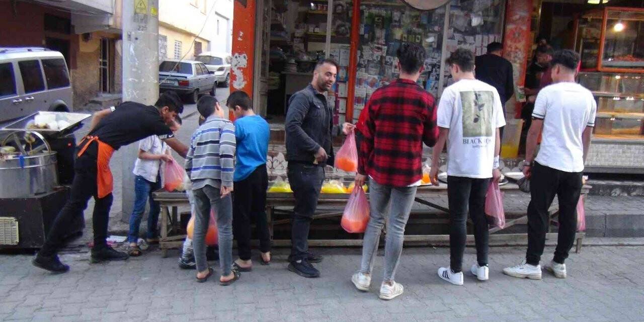 Şanlıurfalılar meyan şerbetinden vazgeçmiyor