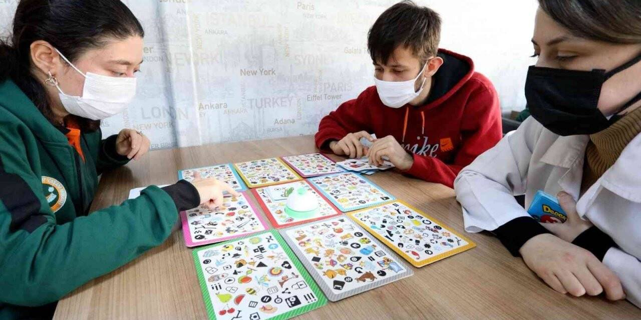 Özel bireylere zeka oyunları eğitimi