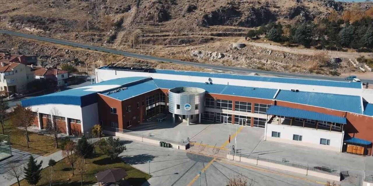 Melikgazi’de yüzme kursu kayıtları başladı