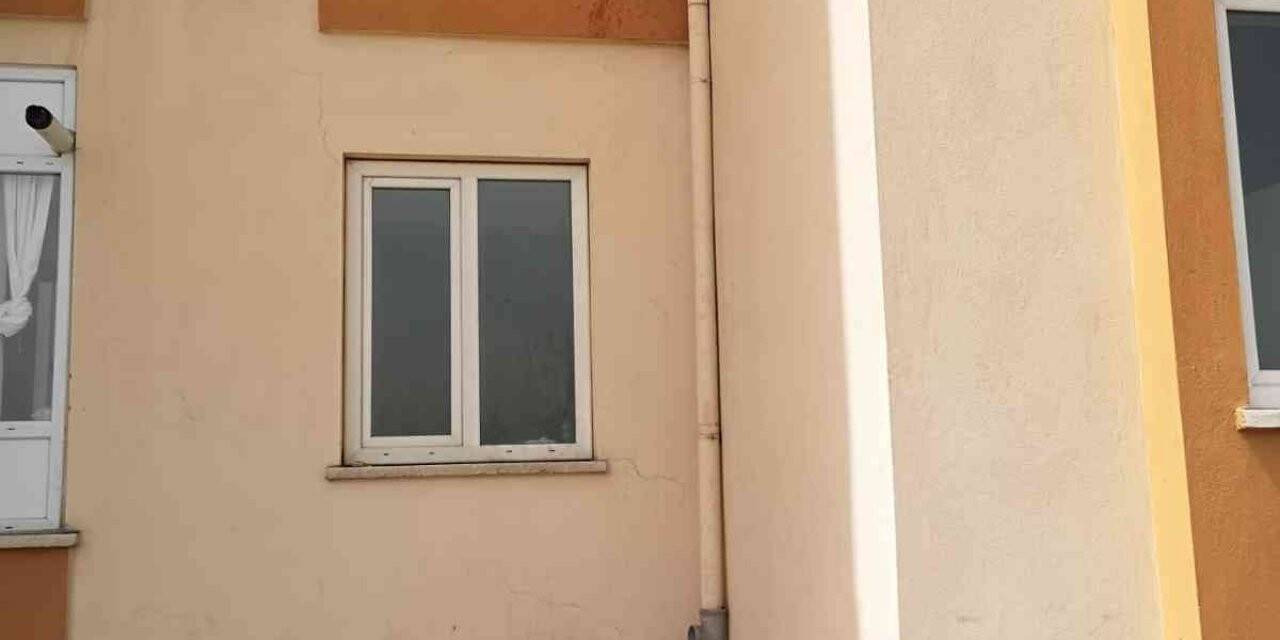 Yakalanacağını anladı, 1. kattan atladı