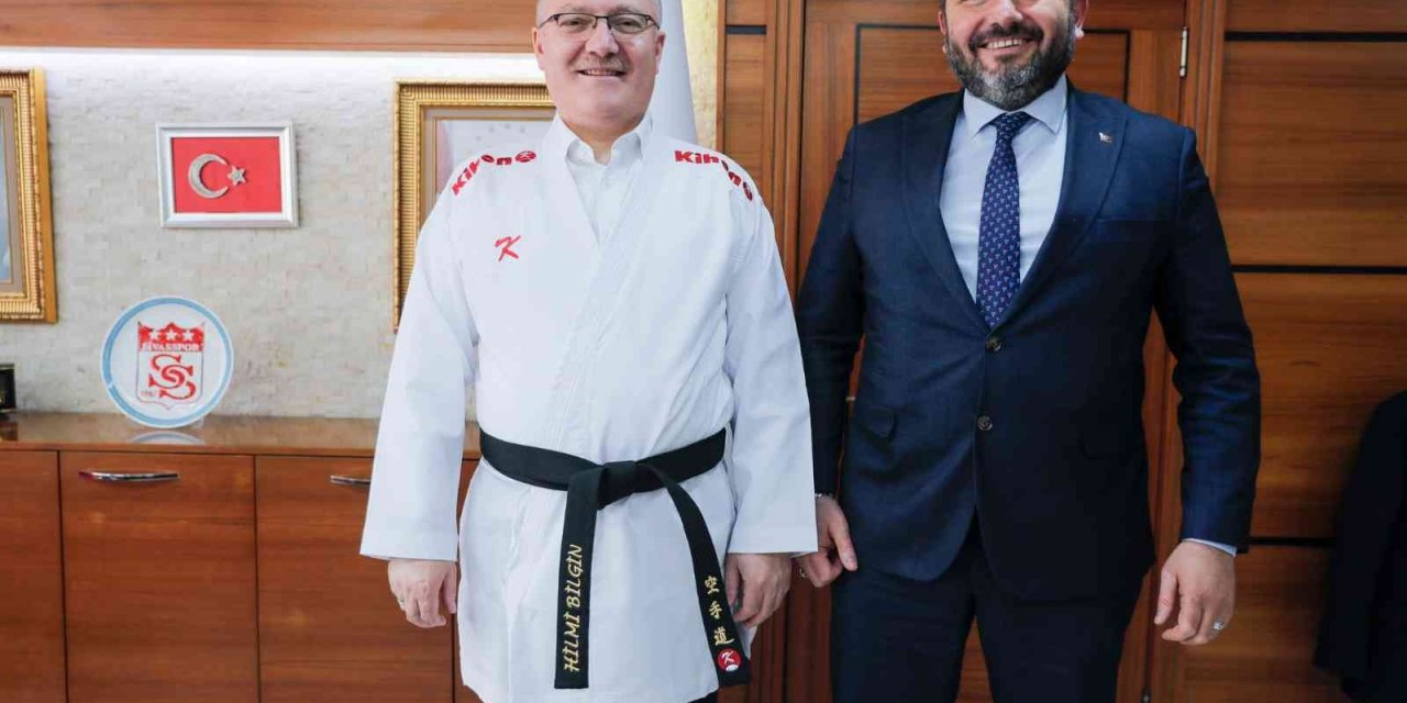 Vali ve Belediye Başkanı karate kıyafeti giydi