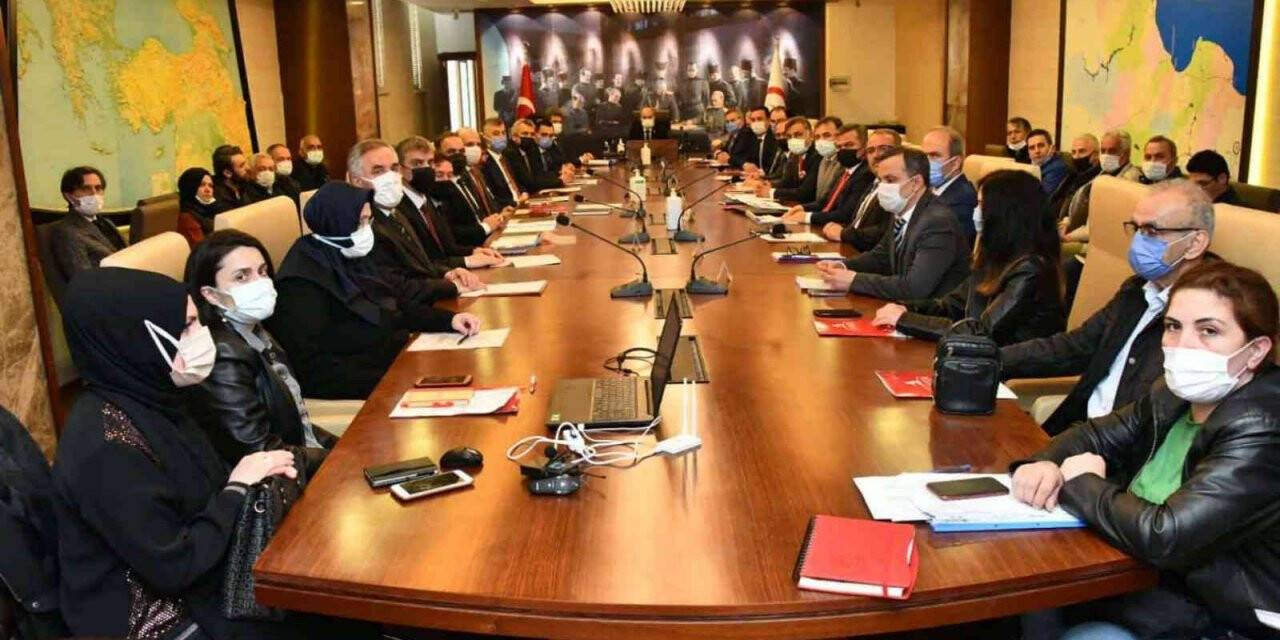 Kapalı 600 mahalle okulu sosyal hayata kazandırılacak