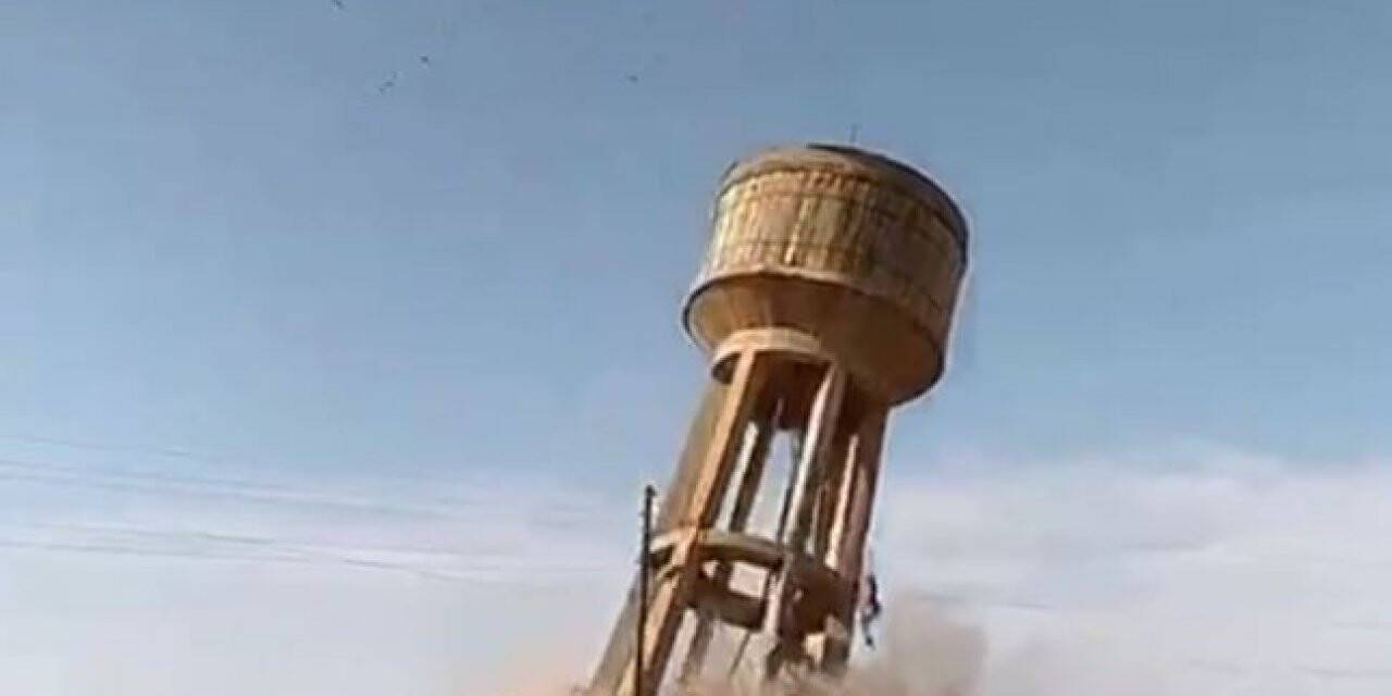 Şanlıurfa’da dev su deposu saniyeler içinde yıkıldı