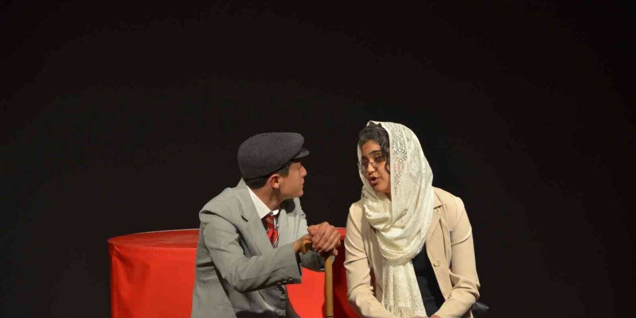 ADÜ’de ’Aile İçi İletişim’ konulu tiyatro-konferans etkinliği düzenlendi