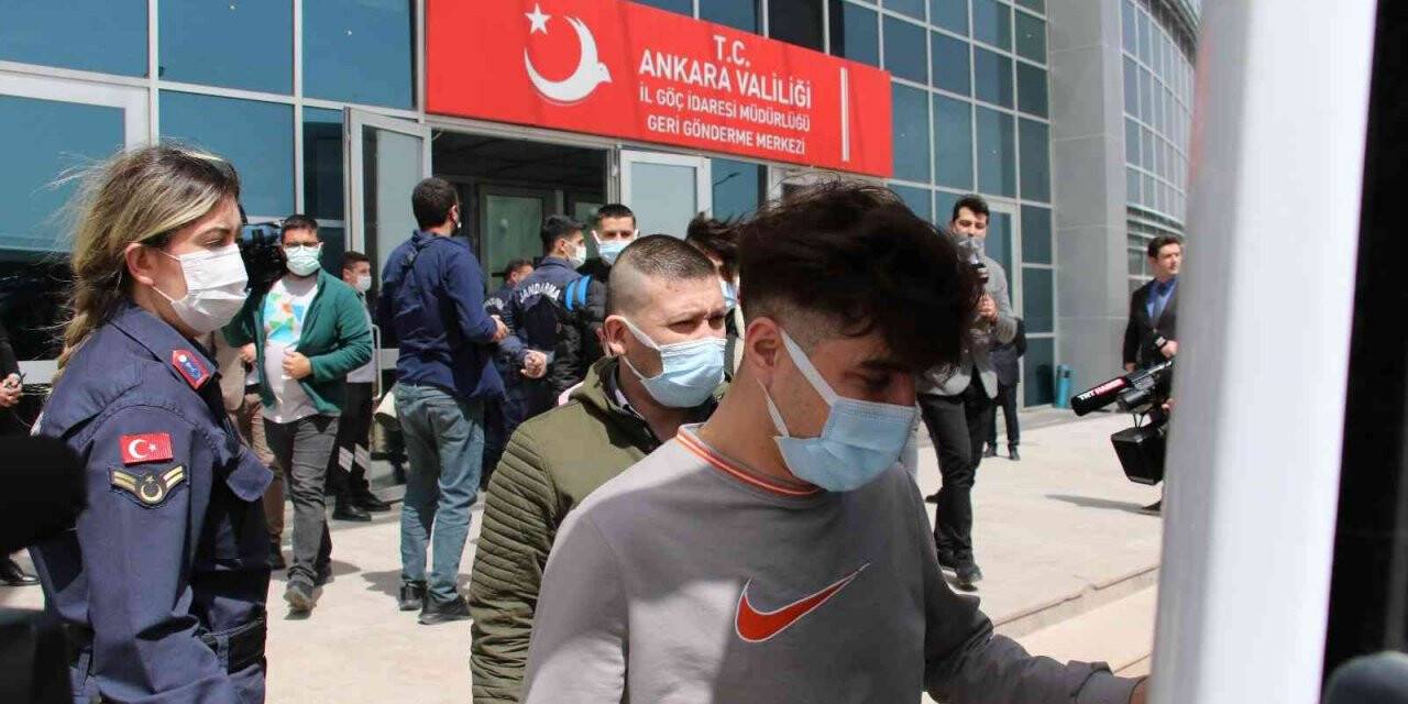 Düzensiz göçmenler ülkelerine Göçmen Geri Gönderme Merkezleri’nden böyle gönderiliyor