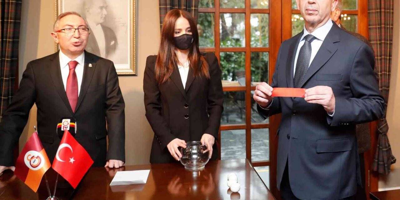 Galatasaray’da başkan adayları renk seçimi yapıldı