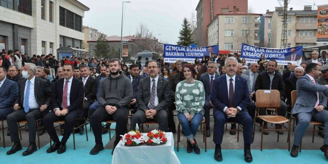 Bakan Kasapoğlu, Kars’ta Gençlik Merkezi’nin açılışını yaptı