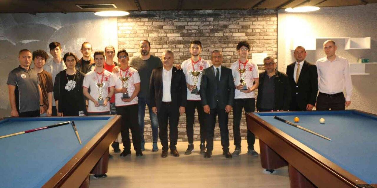 Gençler 3 Bant Bilardo Bahar Turnuvası sona erdi