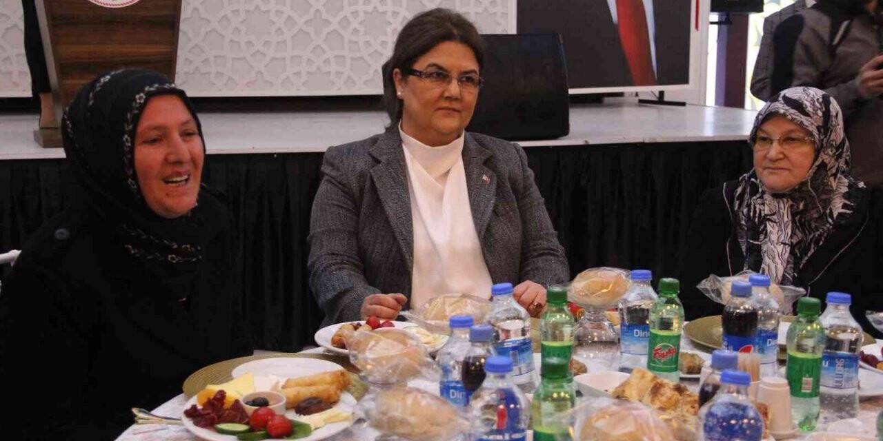 Bakan Yanık: "Bugünlerimizi şehit ve gazilerimize borçluyuz"