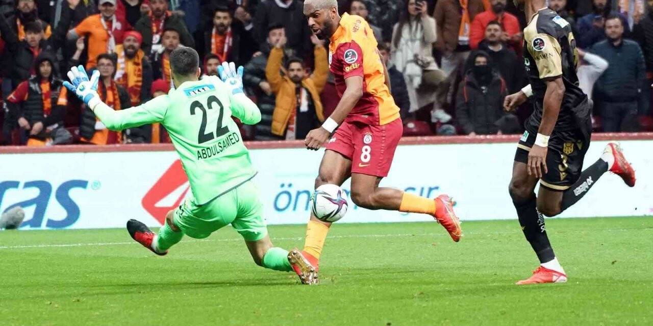 Ryan Babel ligdeki 3. golünü attı