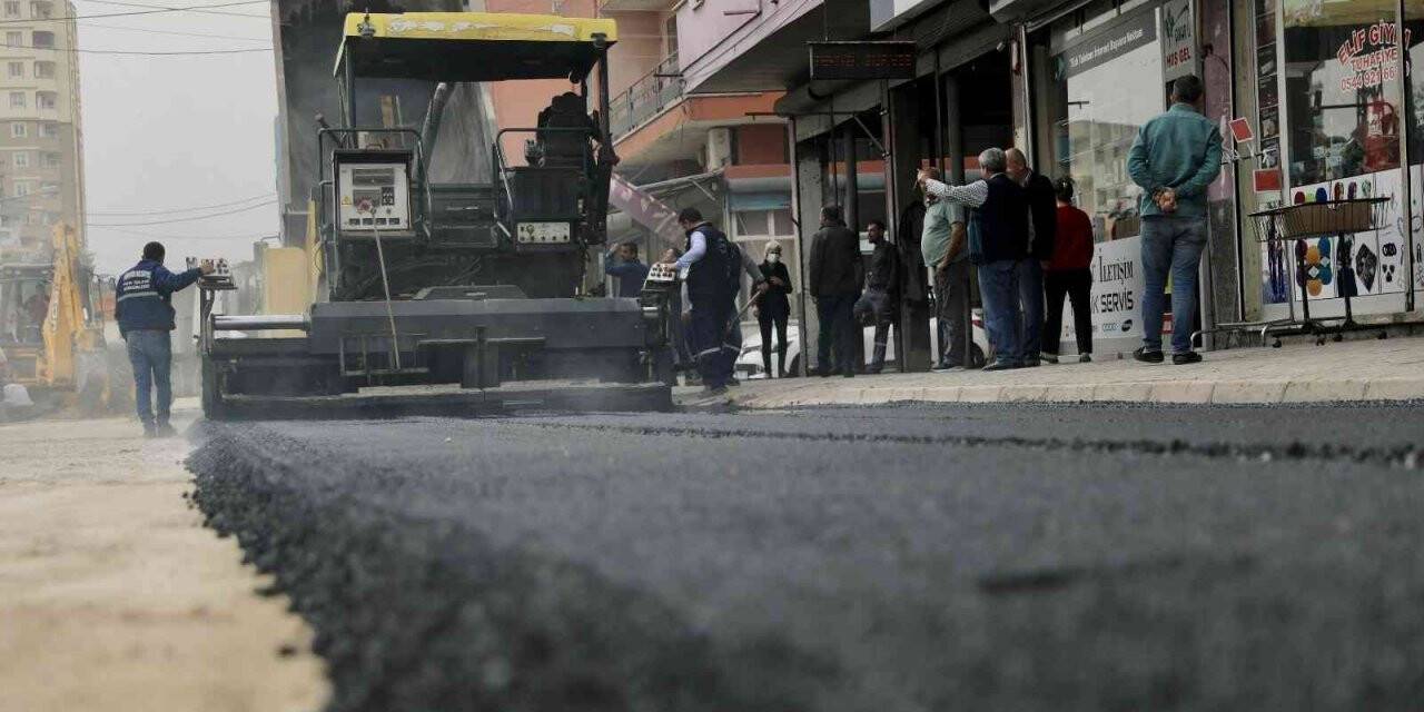 Yüreğir’de 3 yılda 261 bin ton sıcak asfalt döküldü