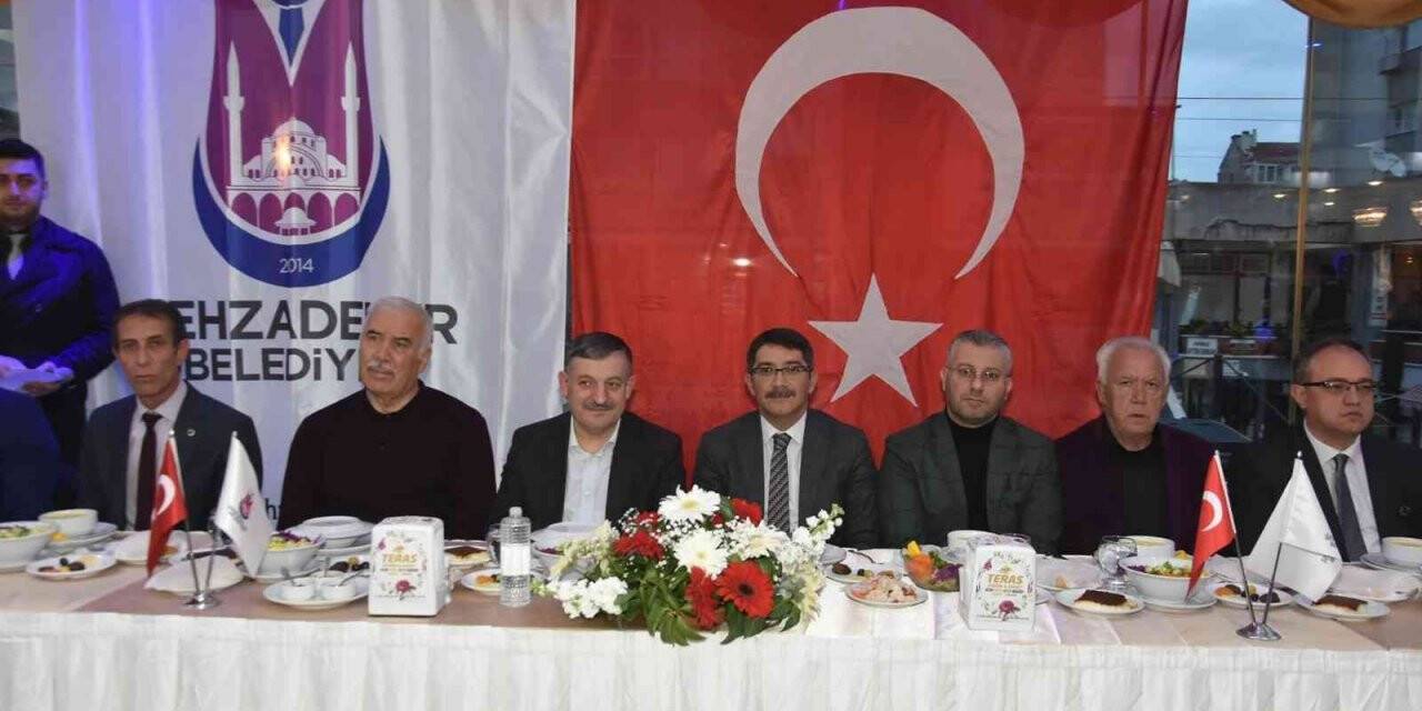 Başkan Çelik personeline müjdeyi iftarda verdi