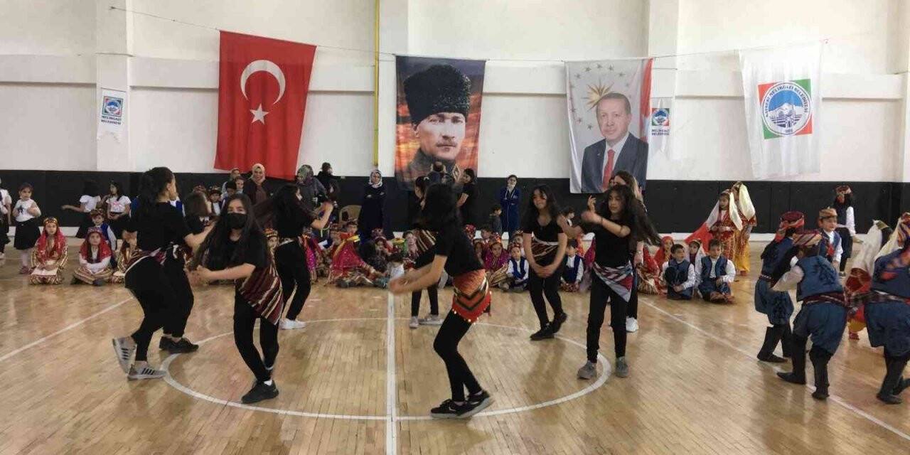 Melikgazi’de halk oyunları kursu ile yöresel kültür yaşatılıyor