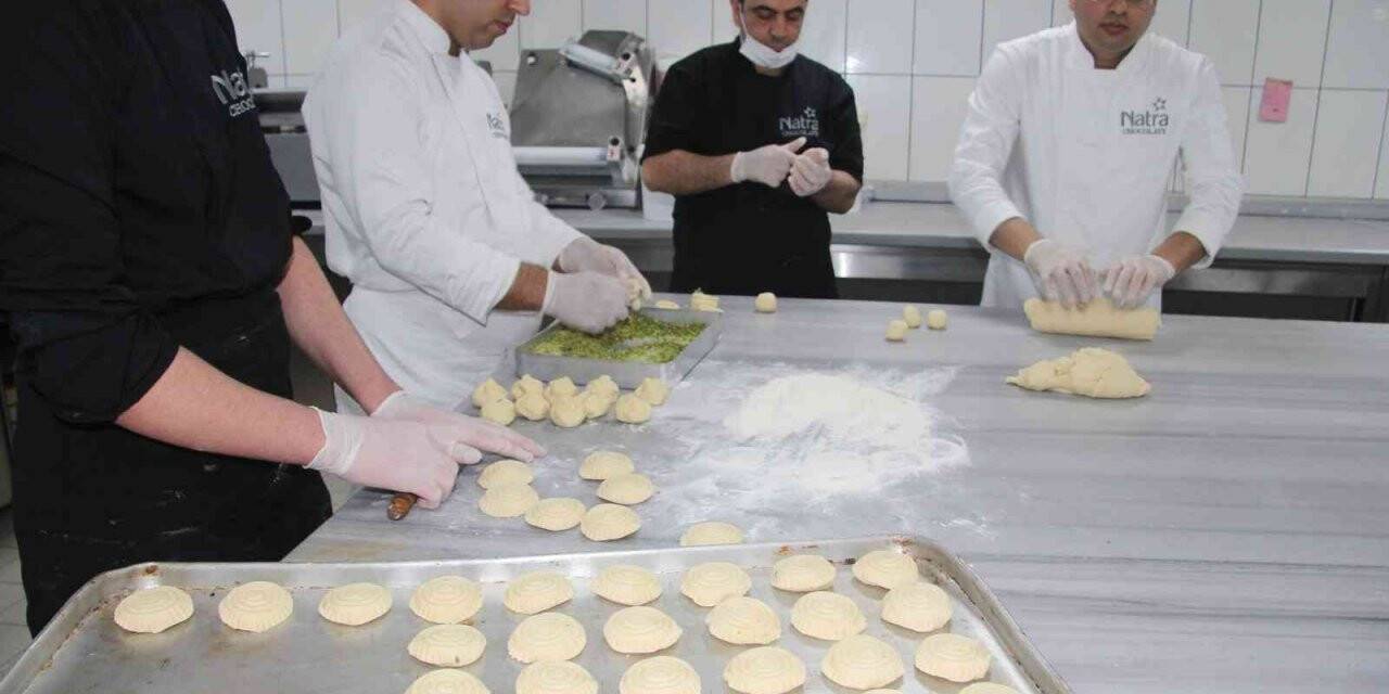 Pastanelerde bayramlık kuru pasta yoğunluğu