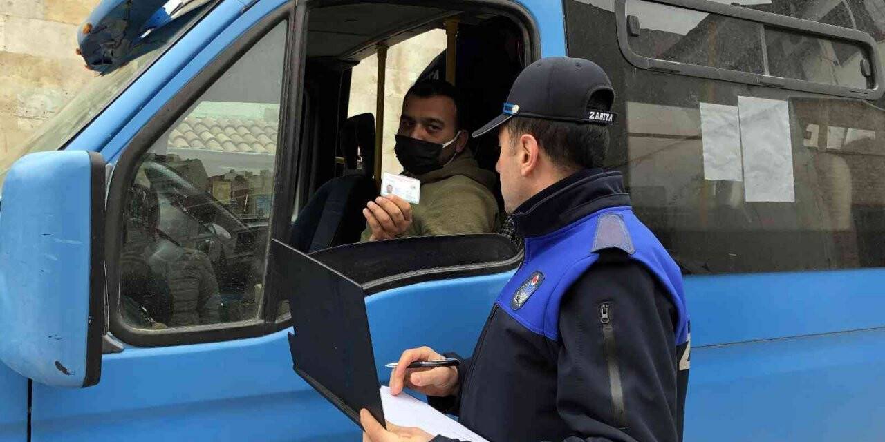 Sinop’ta zabıta ekiplerinden dolmuş denetimi