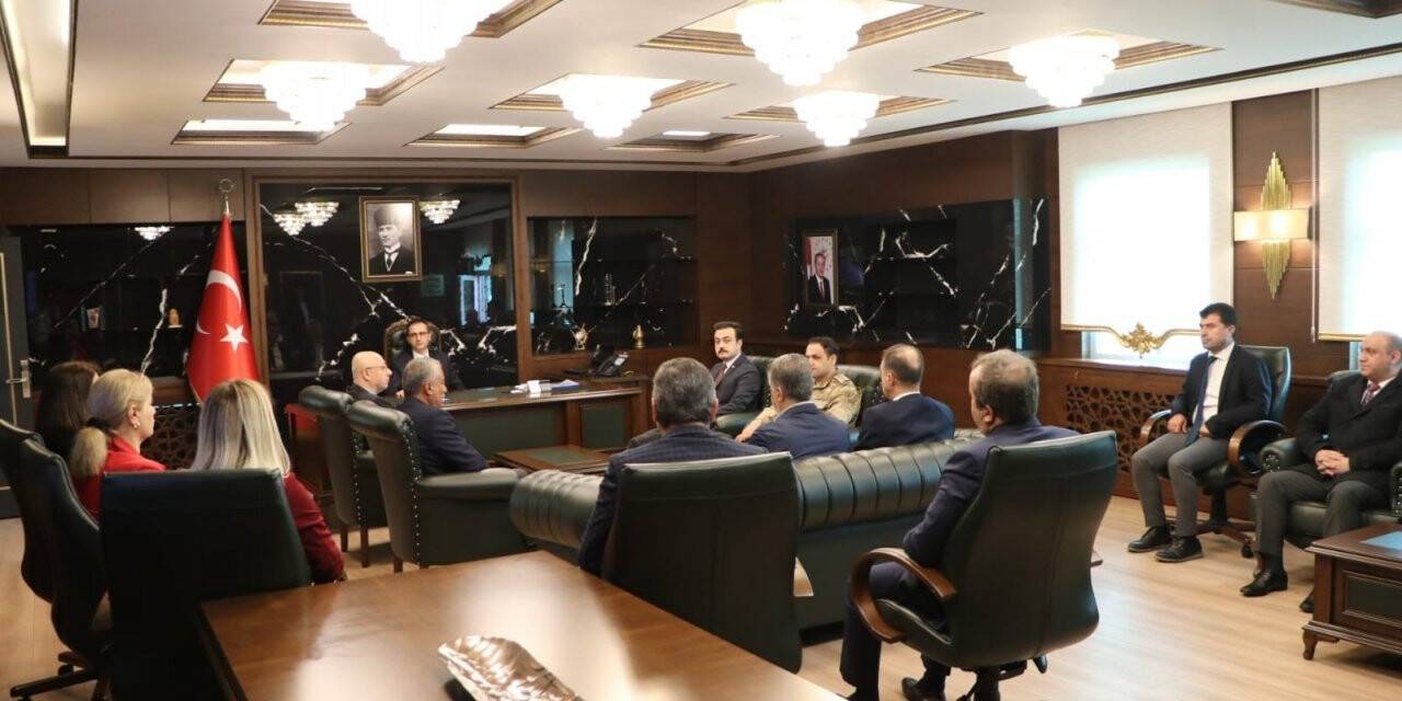 Kayapınar İlçe Kaymakamı ve Belediye Başkanvekili Arif Karaman göreve başladı