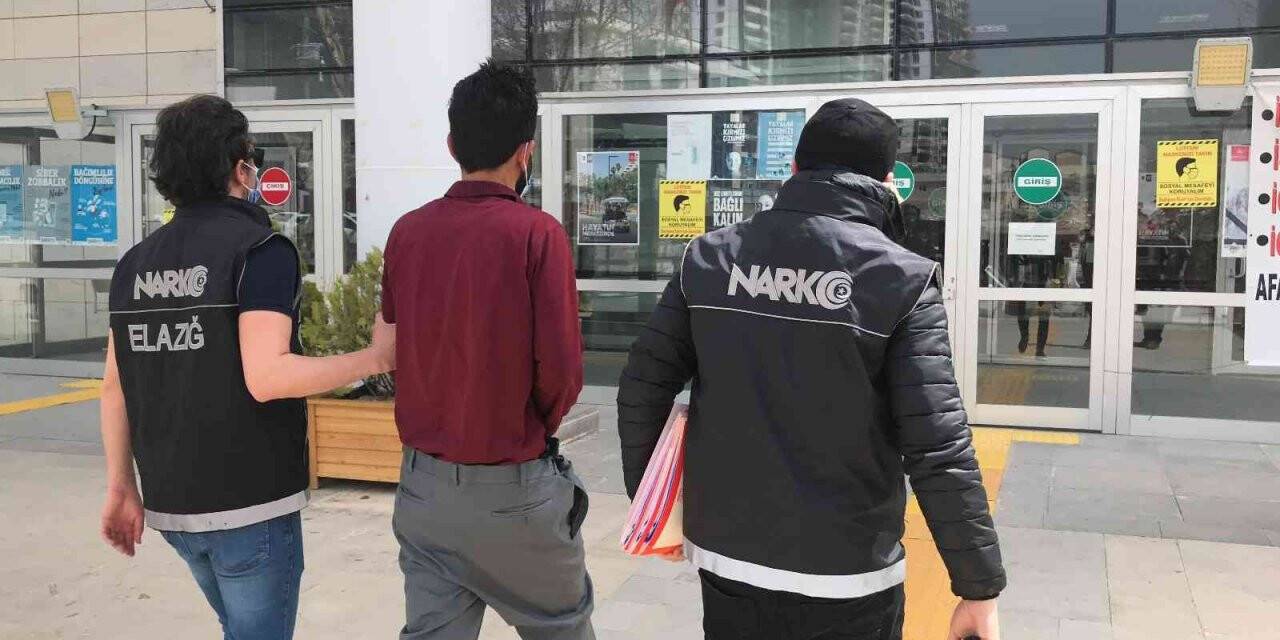 Elazığ’da uyuşturucu satarken suçüstü yakalanan şüpheli adliyeye sevk edildi