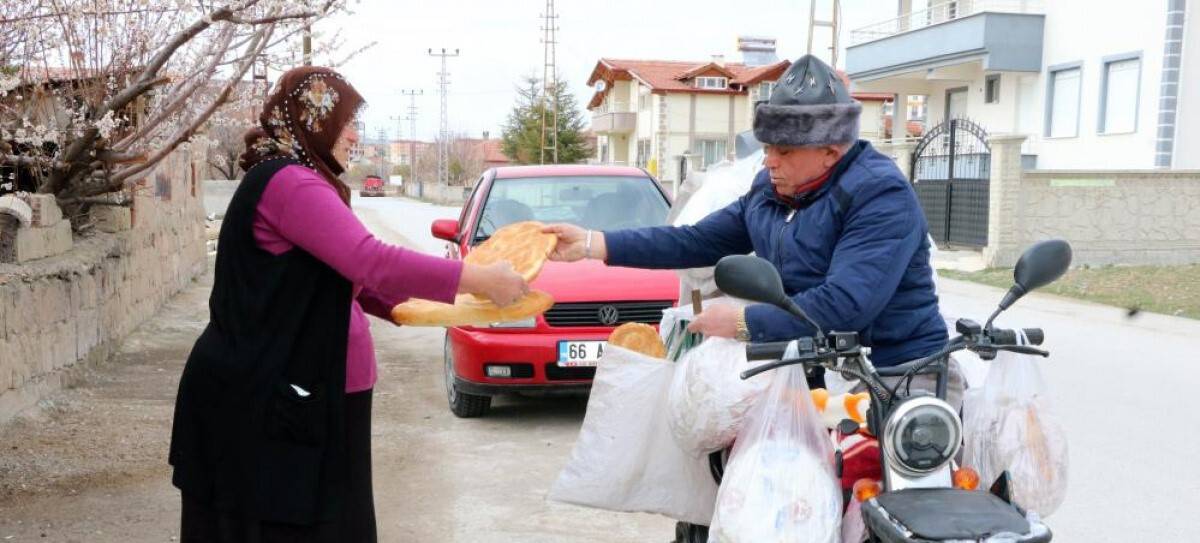 Engelli aracı ile her gün 800 ekmeği 300 aileye ulaştırıyor