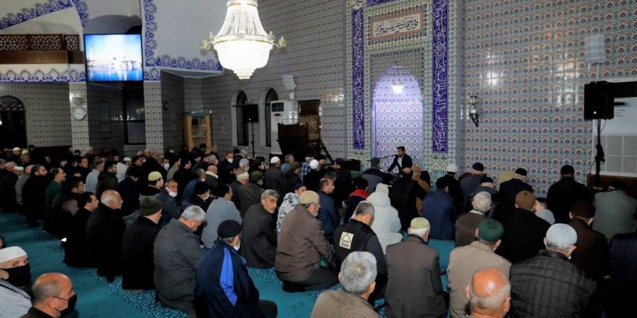 Dünya birincisi Hafız Muhammed Recep, Yenice cemaatiyle buluştu