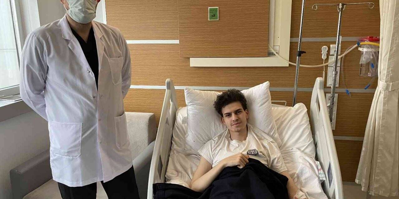 Tuzla’da apandisiti patlayan genç, devlet hastanesinde sağlığına kavuştu
