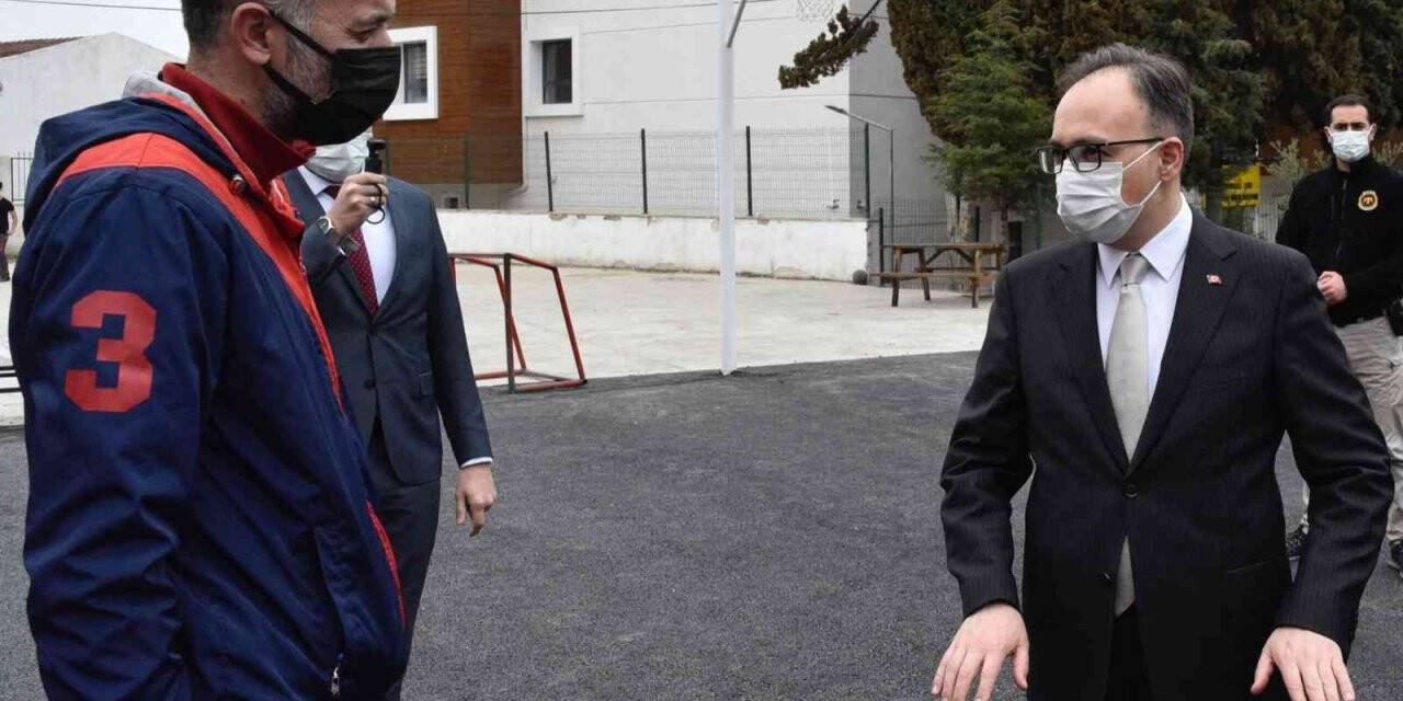 Vali Kızıklaya Murat Hüdavendigar Ortaokulu’da çeşitli incelemelerde bulundu