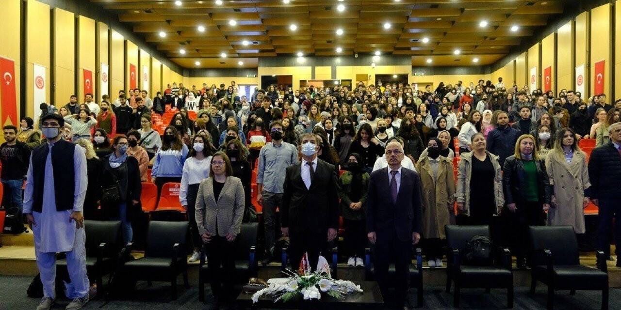 SCÜ’ de kültürlerin etkileşimi konulu sunum yapıldı