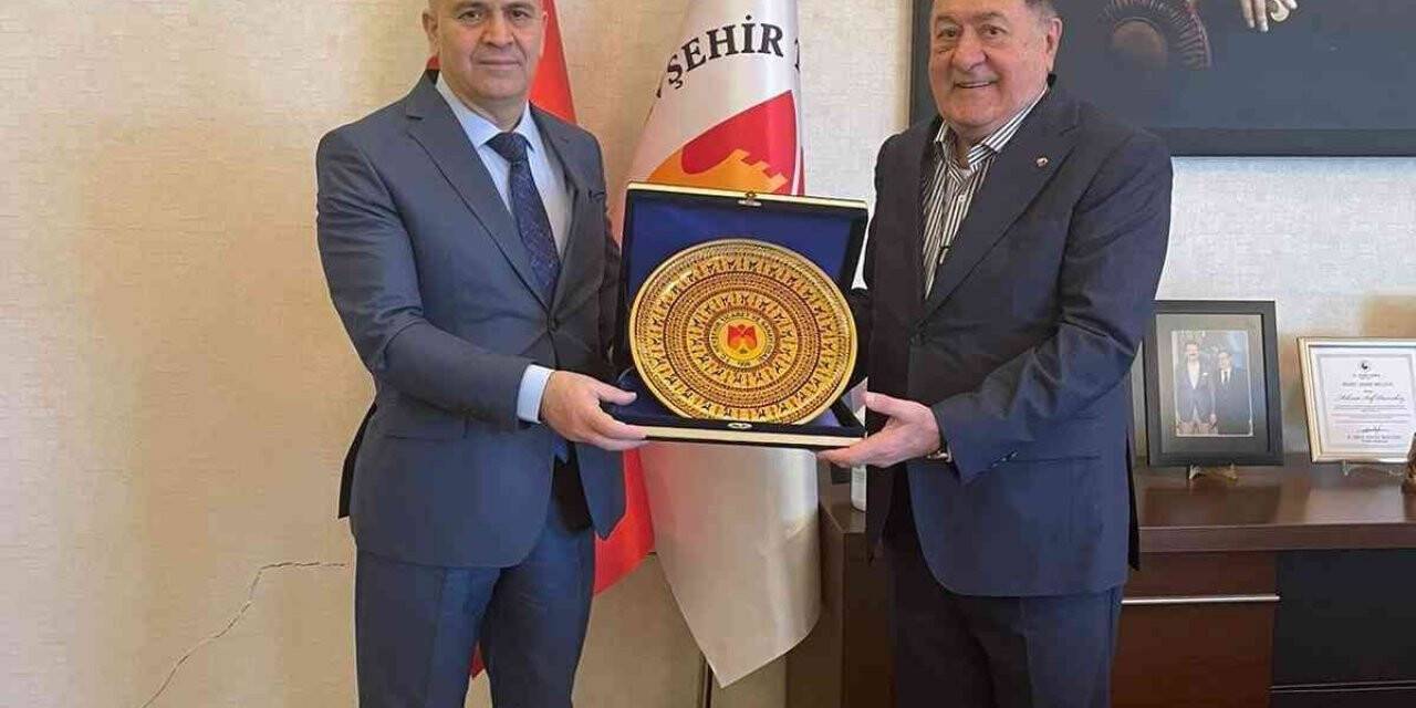 Emniyet Müdürü Artunay’dan Başkan Parmaksız’a veda ziyareti