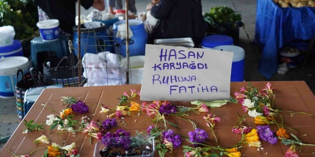 Kazada hayatını kaybeden pazarcıyı arkadaşları andı