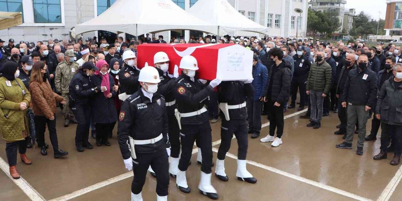 Beyin tümörüne yenik düşen polise veda