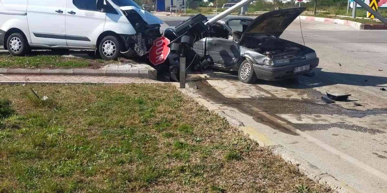 Banka para nakil aracı kaza yaptı: 4 yaralı