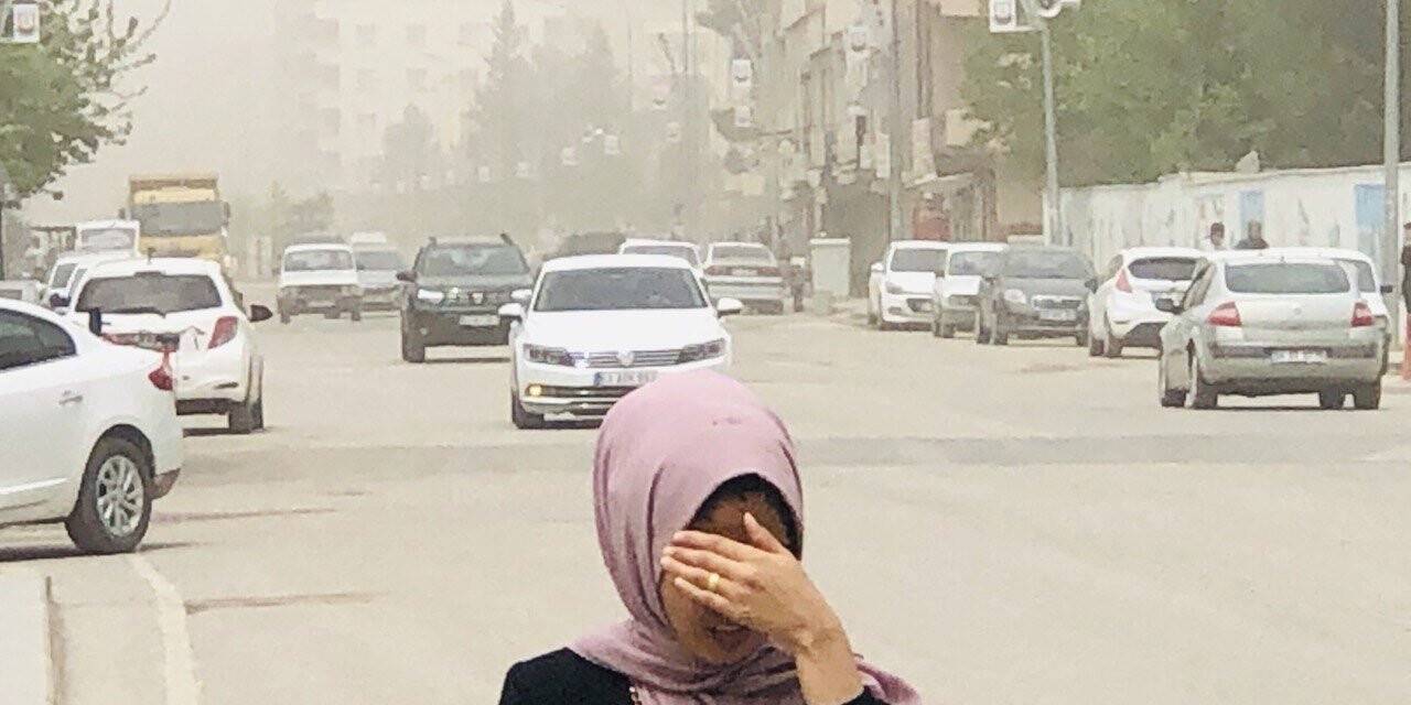 Şanlıurfa’da toz fırtınası etkili oldu