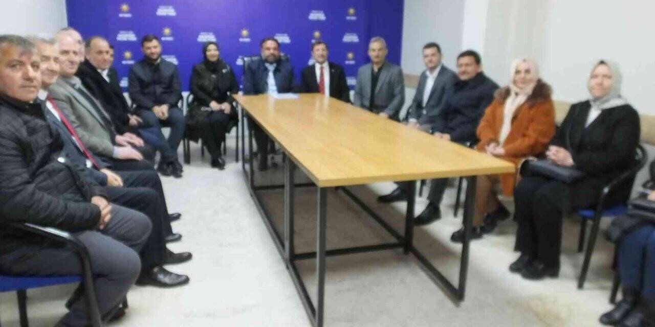 AK Parti Balıkesir İl Başkanlığı, İlçe ziyaretleri programlarına Burhaniye ile devam etti.