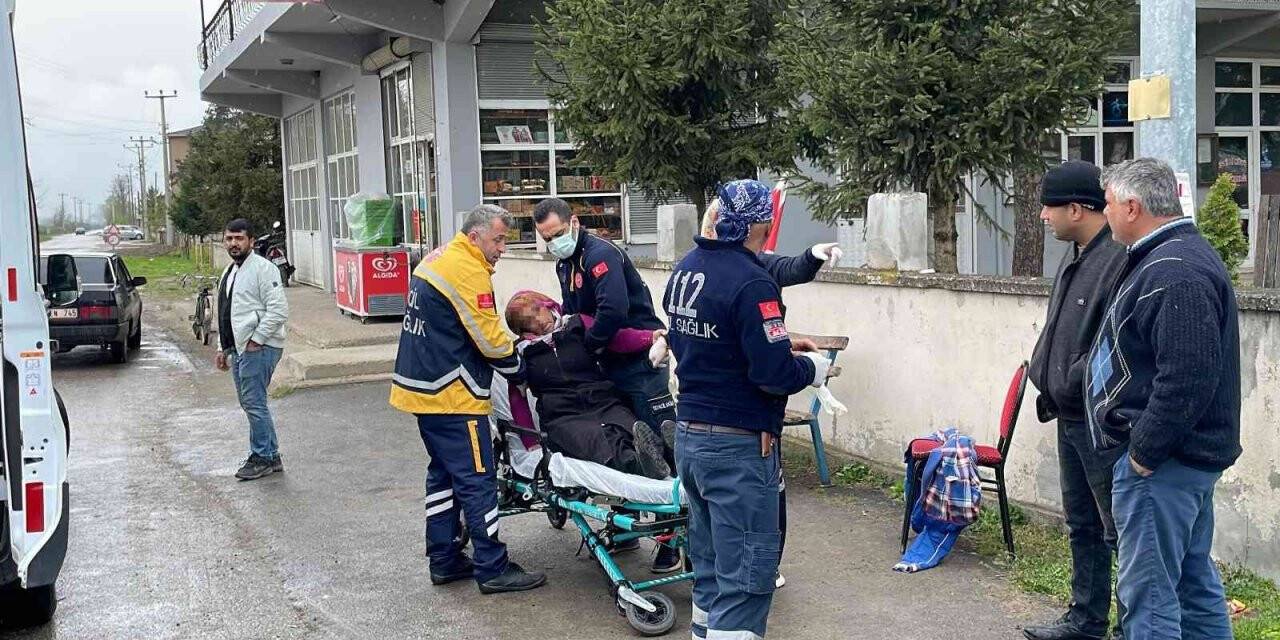 Hafif ticari araç otomobille kafa kafaya çarpıştı: 2 yaralı