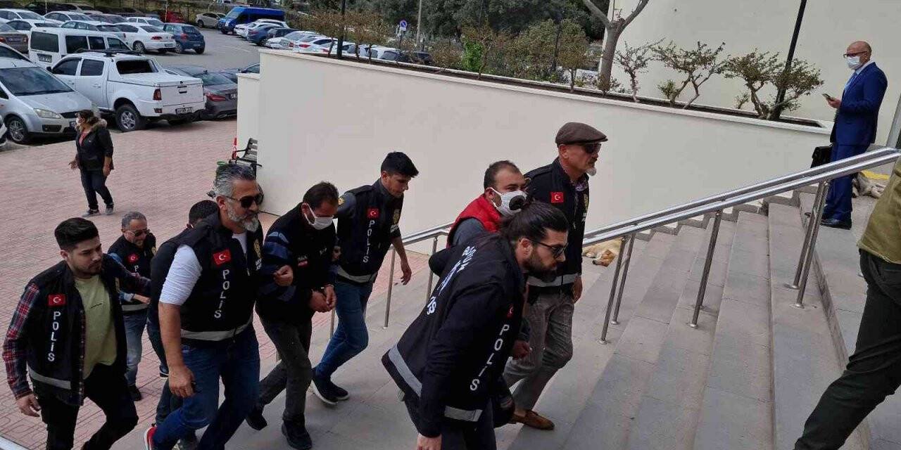 Muğla’daki yangınla ilgili gözaltına alınan 3 şüpheli adliyeye sevk edildi